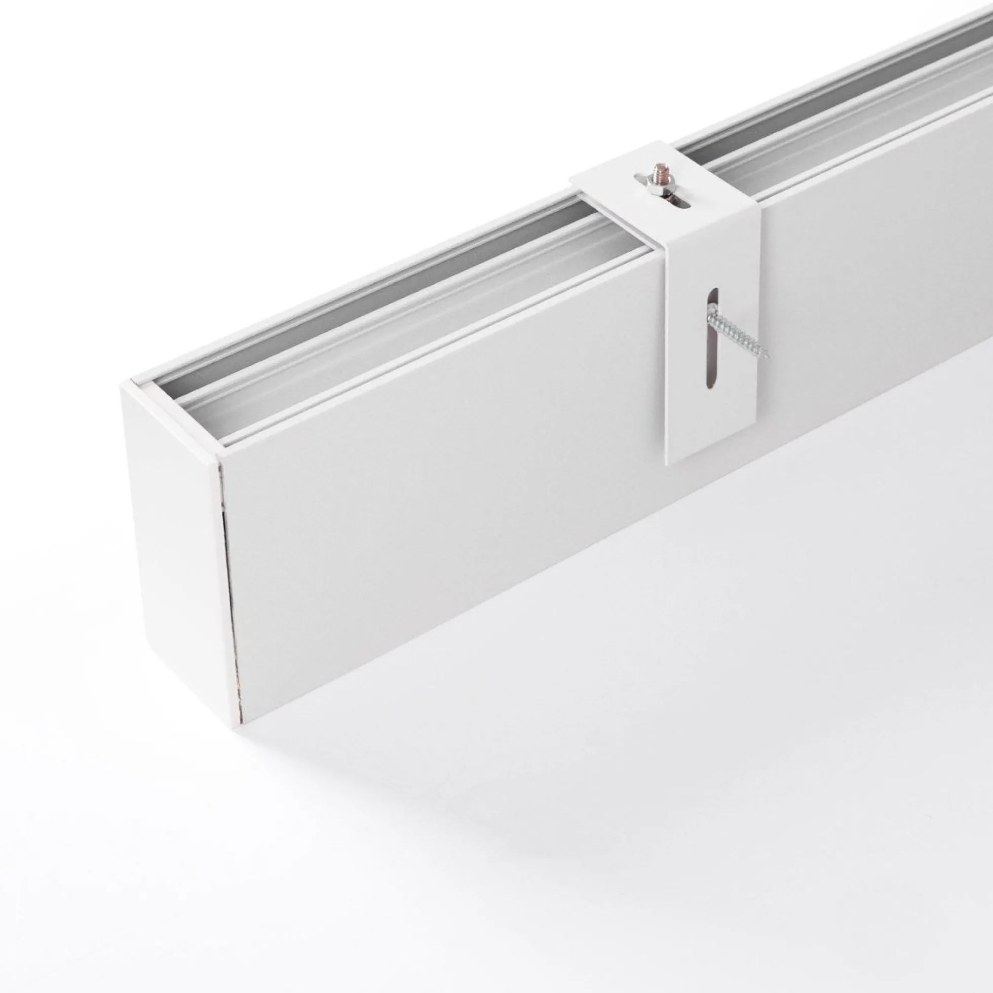 Accesorio para montaje en pared de luminaria lineal B9070
