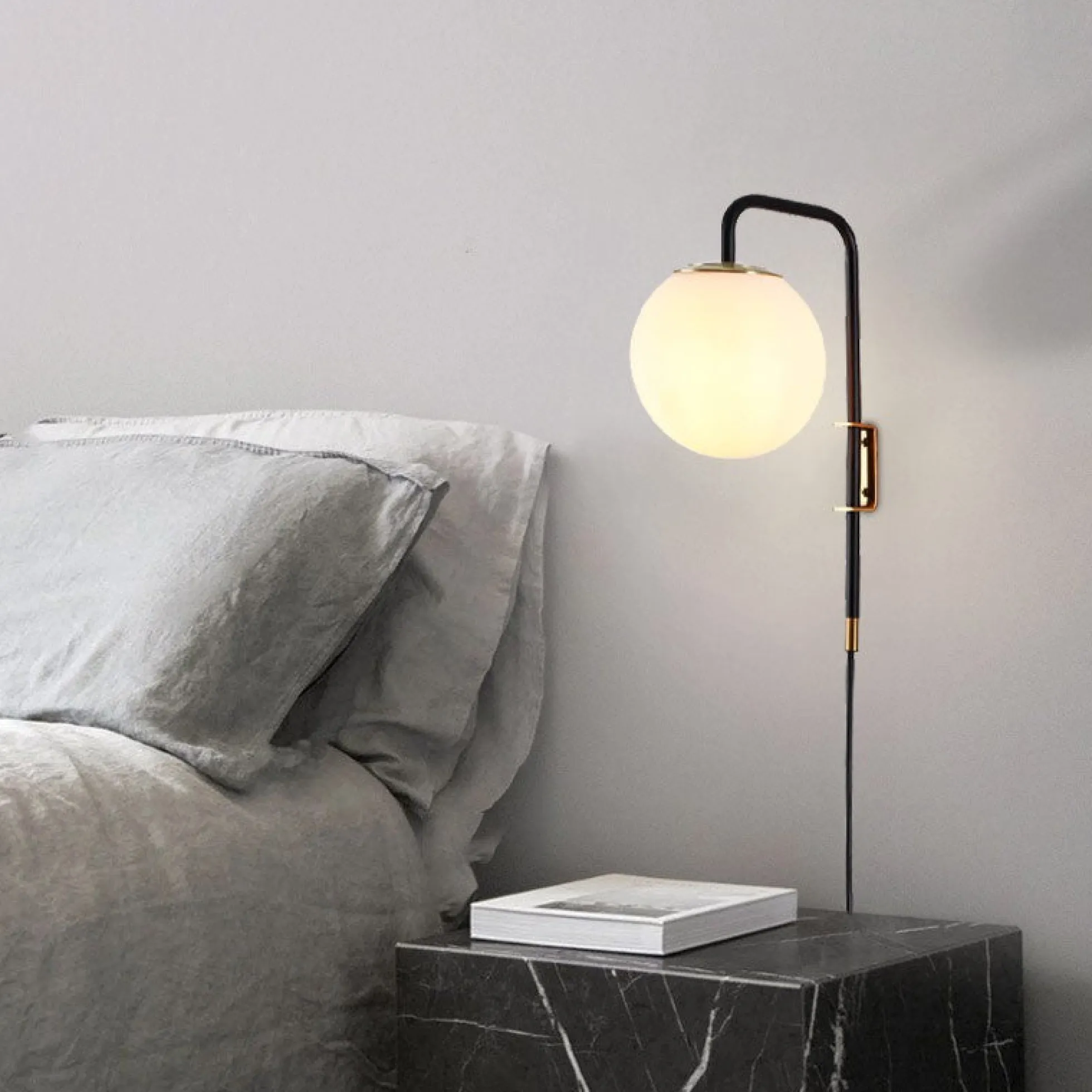 Aplique de pared bola cristal con cable y enchufe "Bilsen" - E27