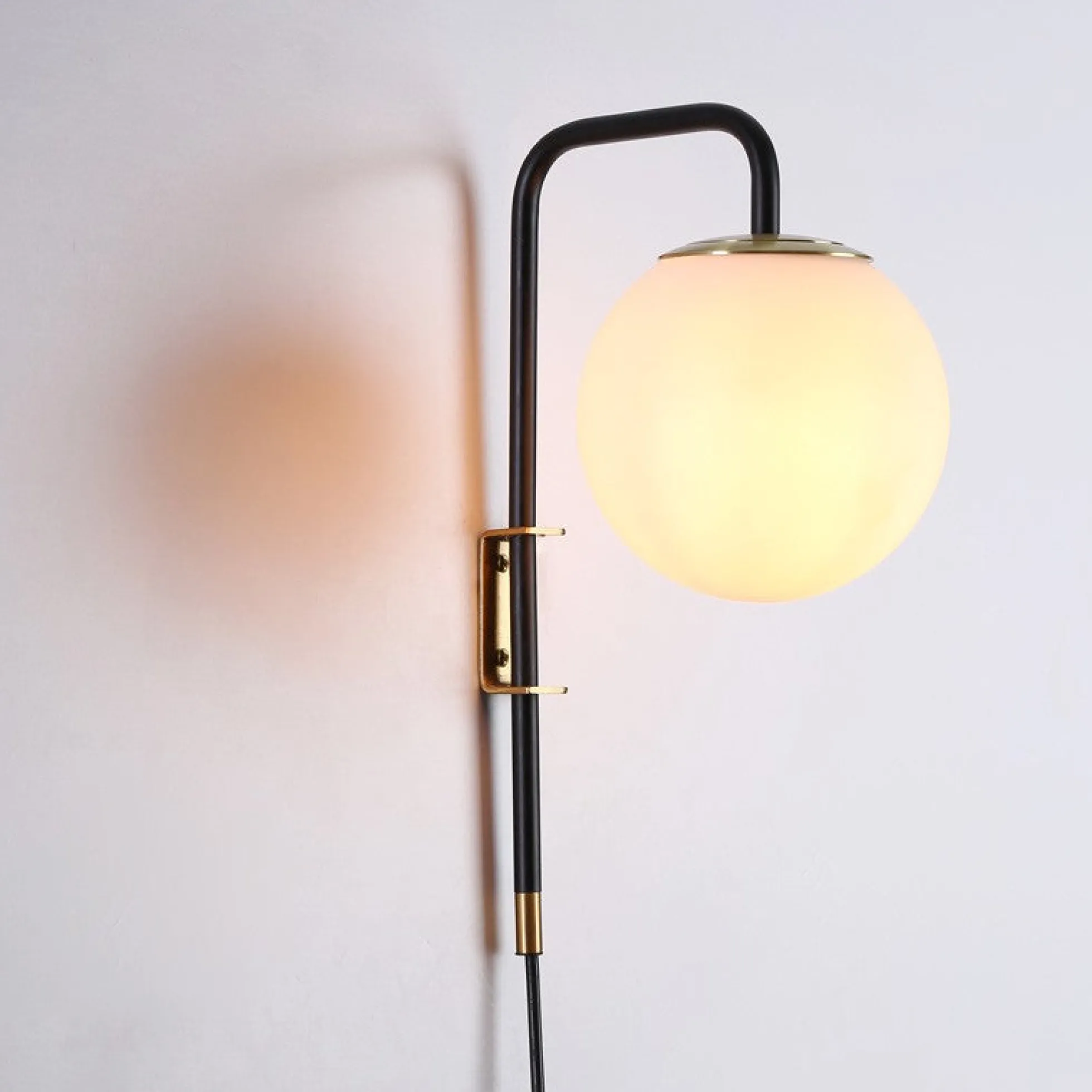 Aplique de pared bola cristal con cable y enchufe "Bilsen" - E27