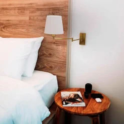 Aplique de pared con brazo articulado