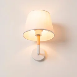 Aplique de pared con pantalla de tela 