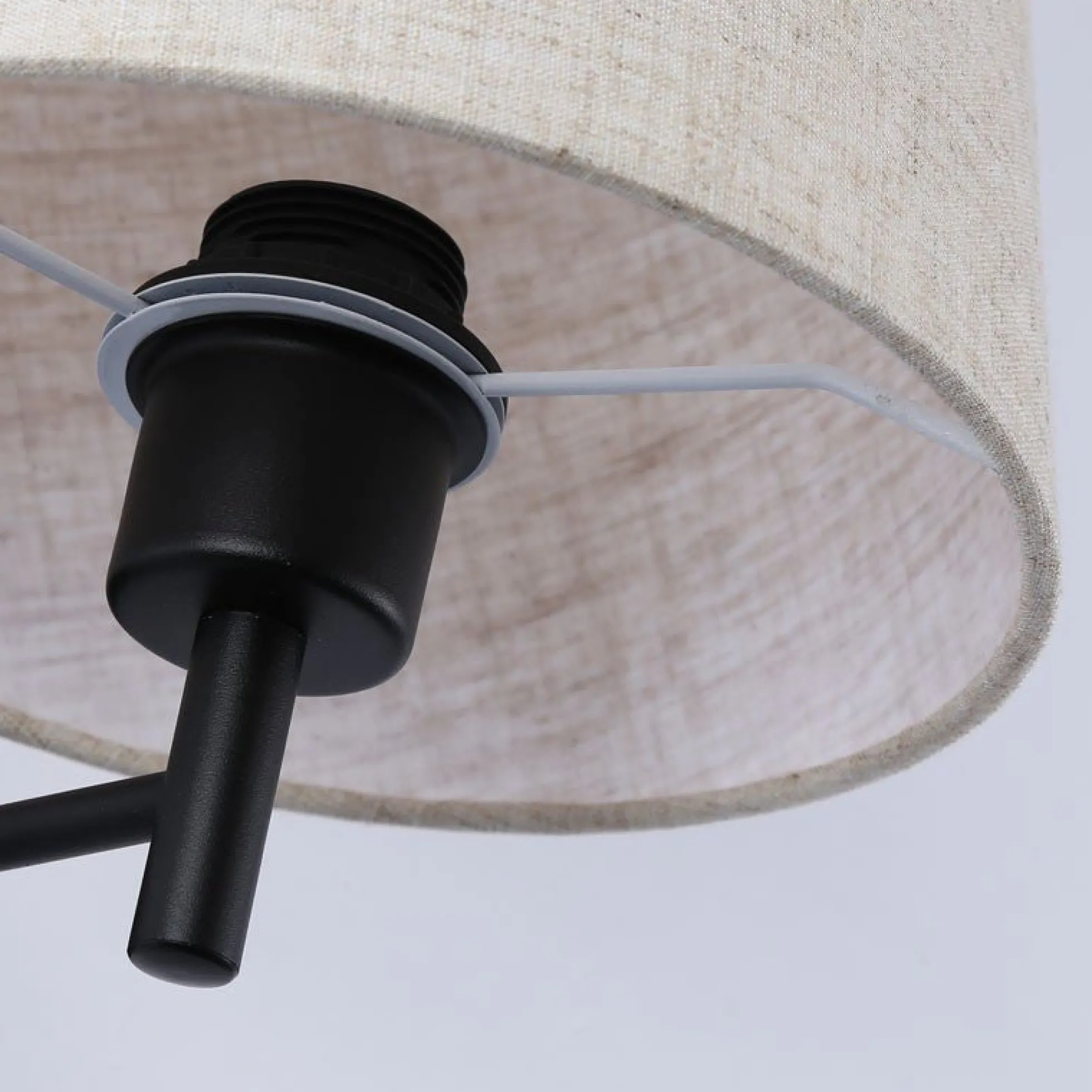 Aplique de pared con pantalla e interruptor Classic "RIGA" - E27