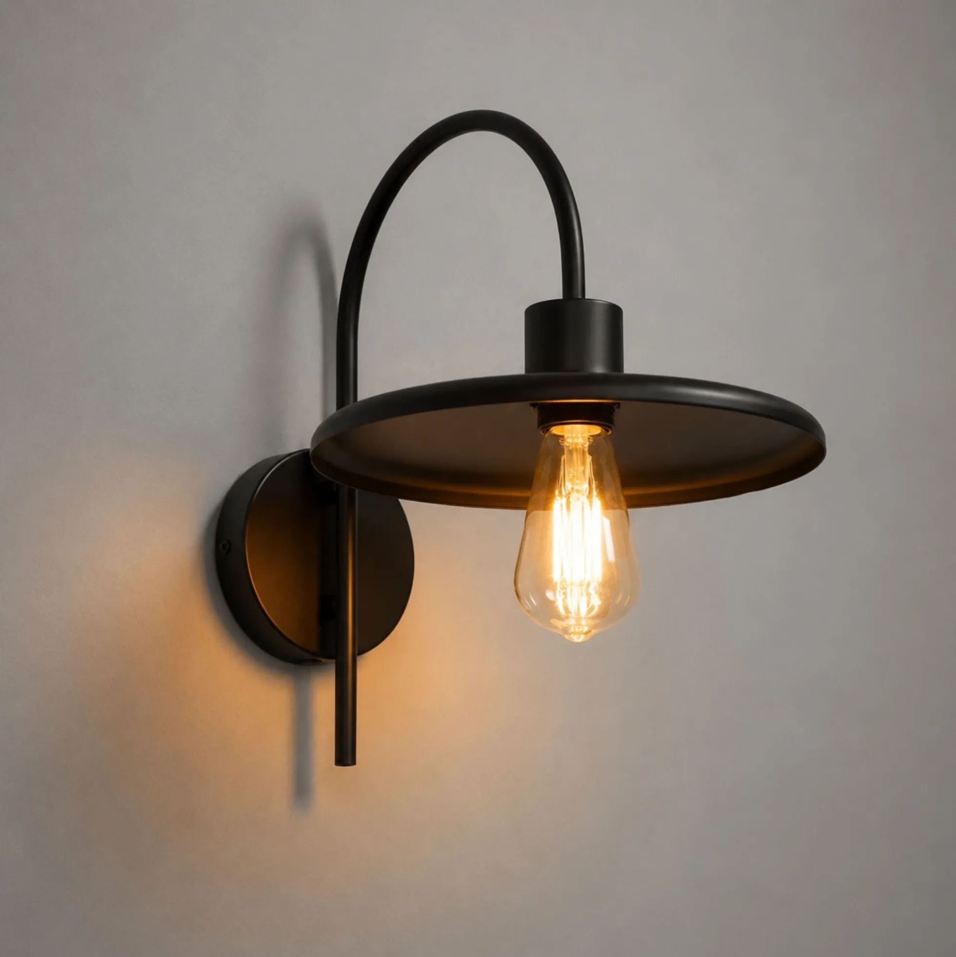Aplique de pared de diseño "Hook" - E27