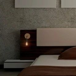 Aplique de pared de madera y metal