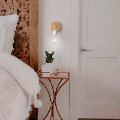 Aplique de pared de madera y metal