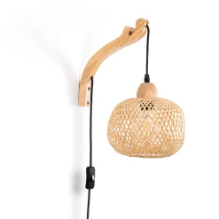 Aplique de pared de mimbre y madera