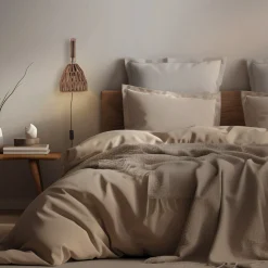 Aplique de pared en madera con pantalla de papel trenzado