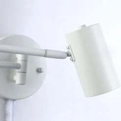 Aplique de pared extensible con enchufe