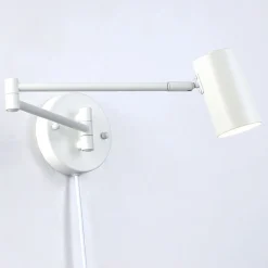 Aplique de pared extensible con enchufe