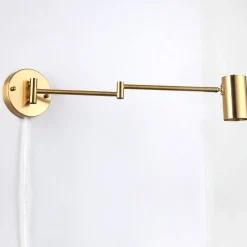 Aplique de pared extensible con enchufe