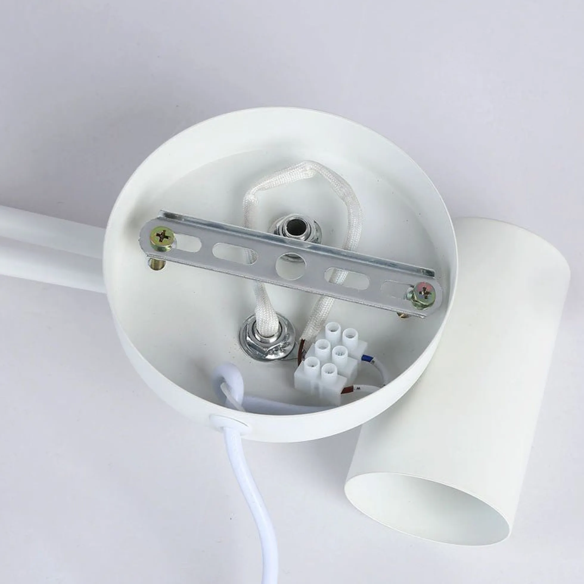 Aplique de pared extensible con enchufe "Lisa" - E27 G45