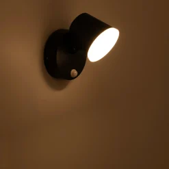 Aplique de pared exterior con sensor PIR  