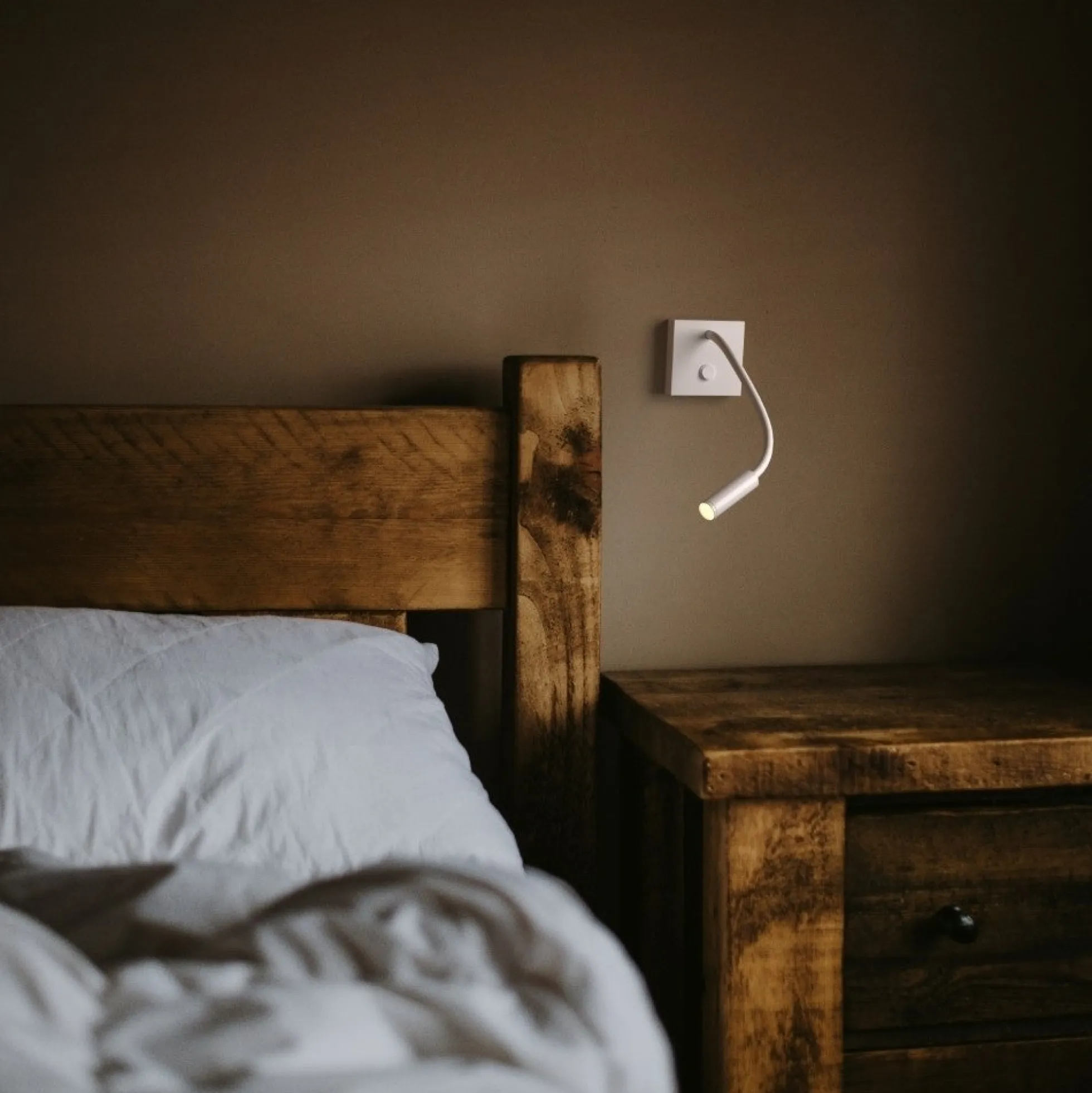 Aplique de pared flexible para lectura "Hale" - 3W