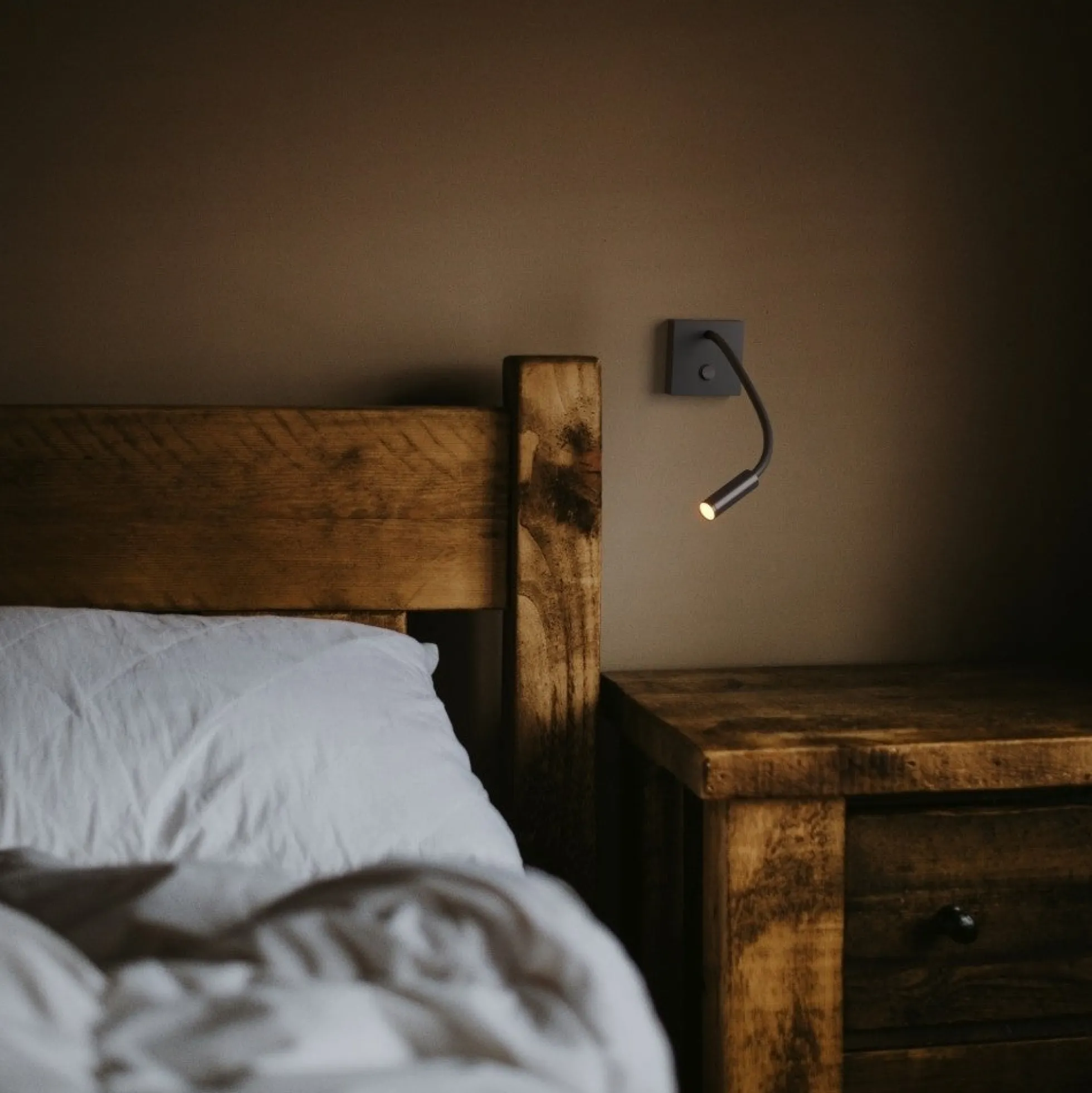 Aplique de pared flexible para lectura "Hale" - 3W