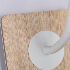 Aplique de pared flexible para lectura con puerto USB