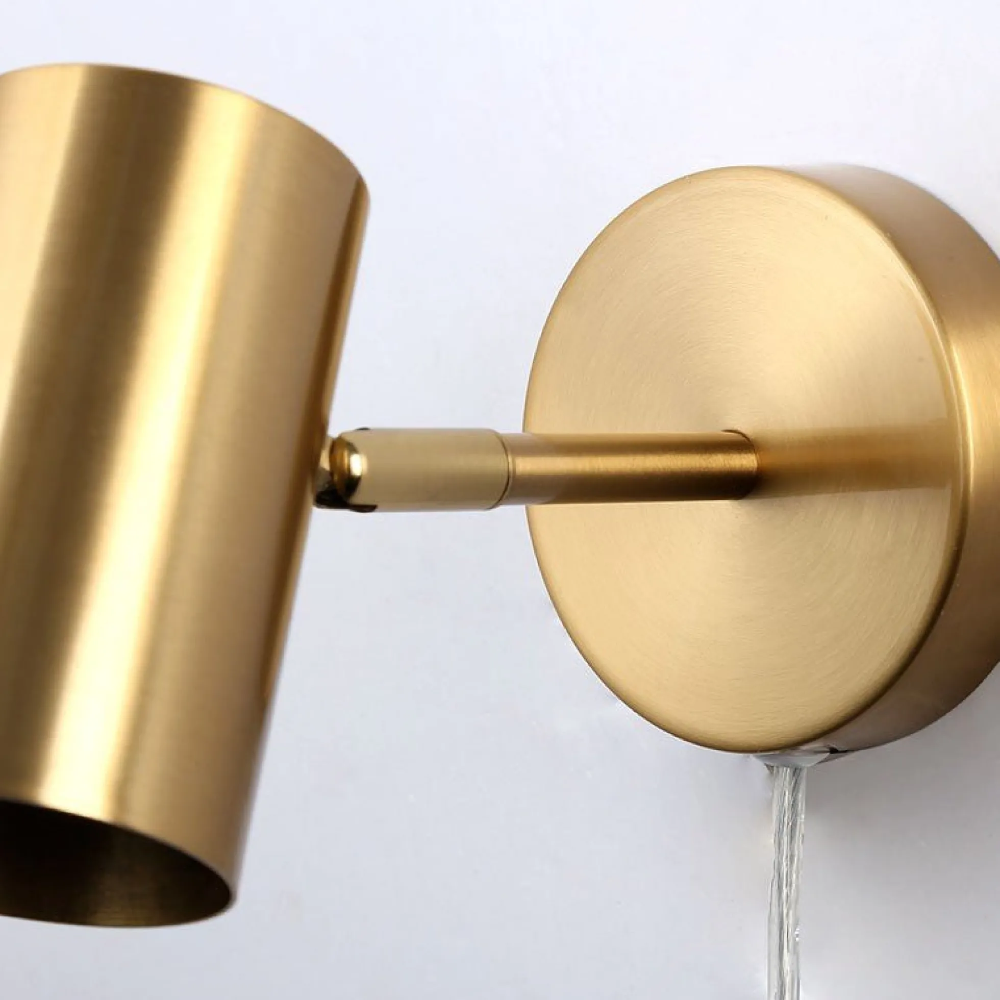 Aplique de pared interior orientable "Ben" con cable y enchufe - E27
