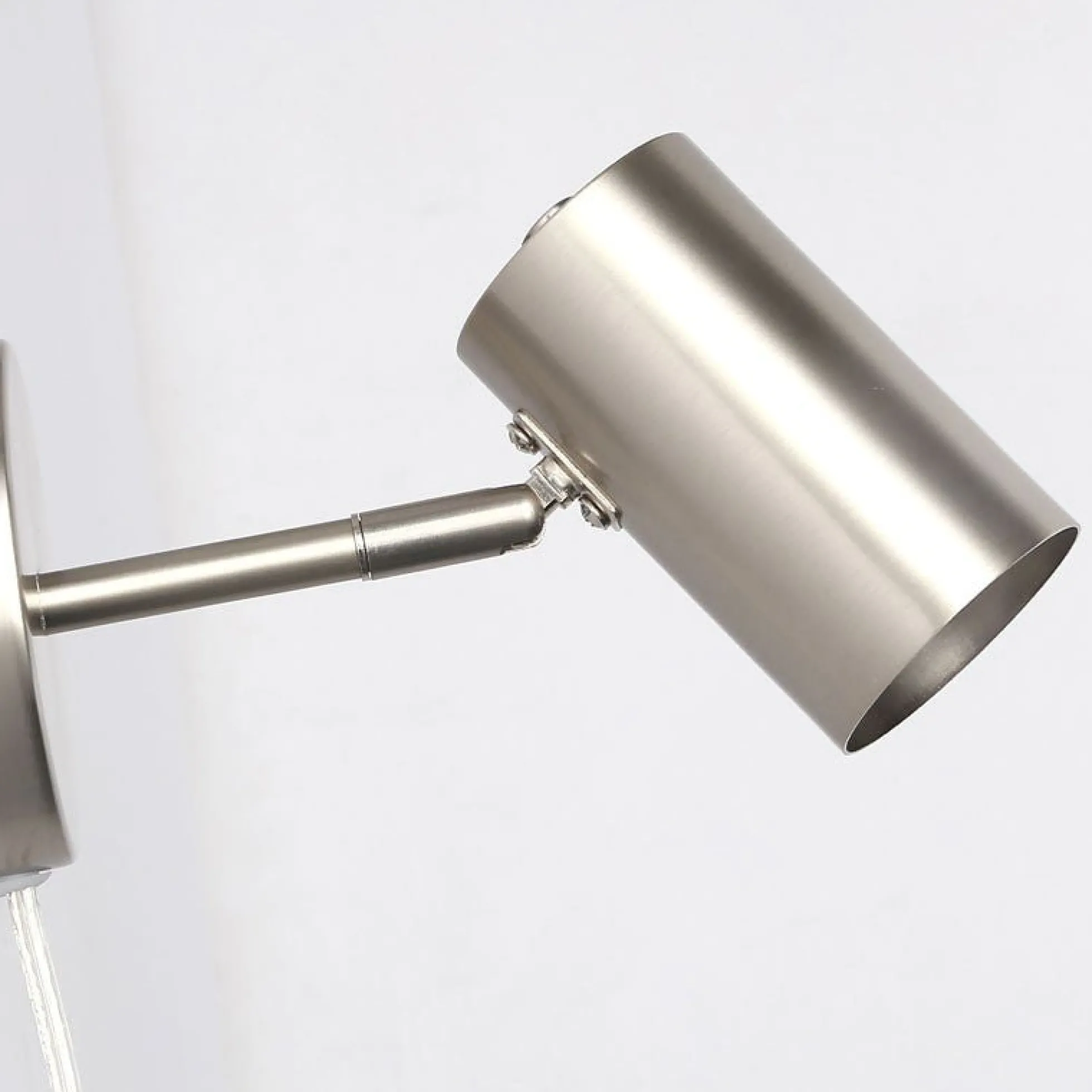 Aplique de pared interior orientable "Ben" con cable y enchufe - E27