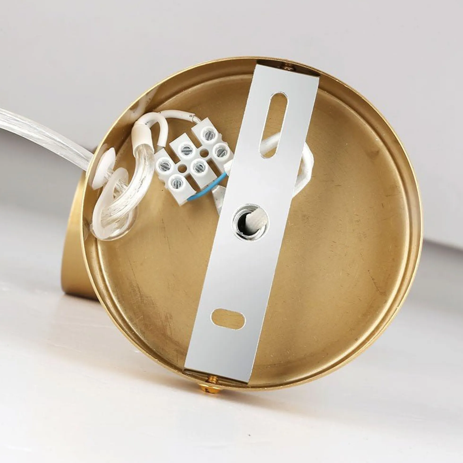 Aplique de pared interior orientable "Ben" con cable y enchufe - E27