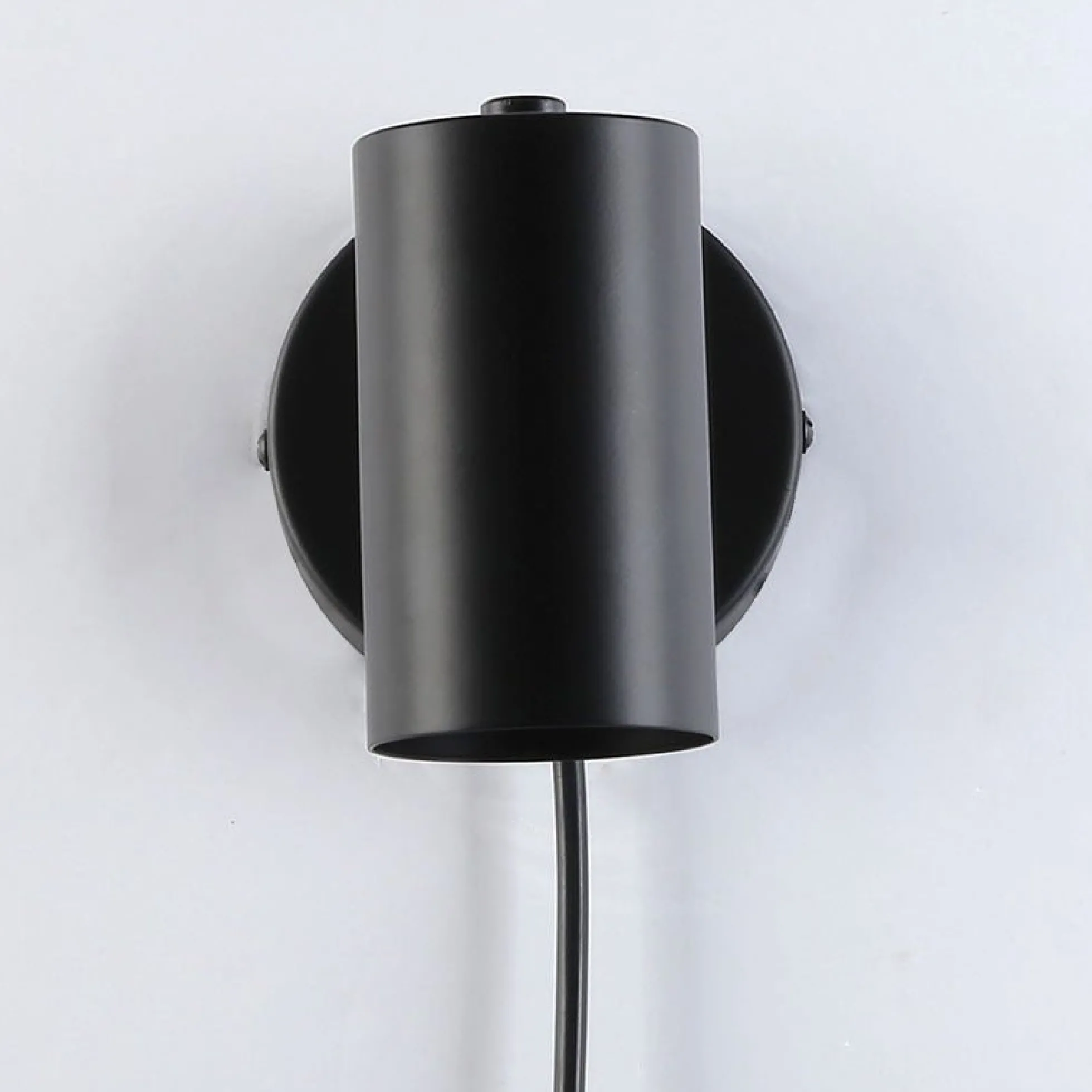 Aplique de pared interior orientable "Ben" con cable y enchufe - E27