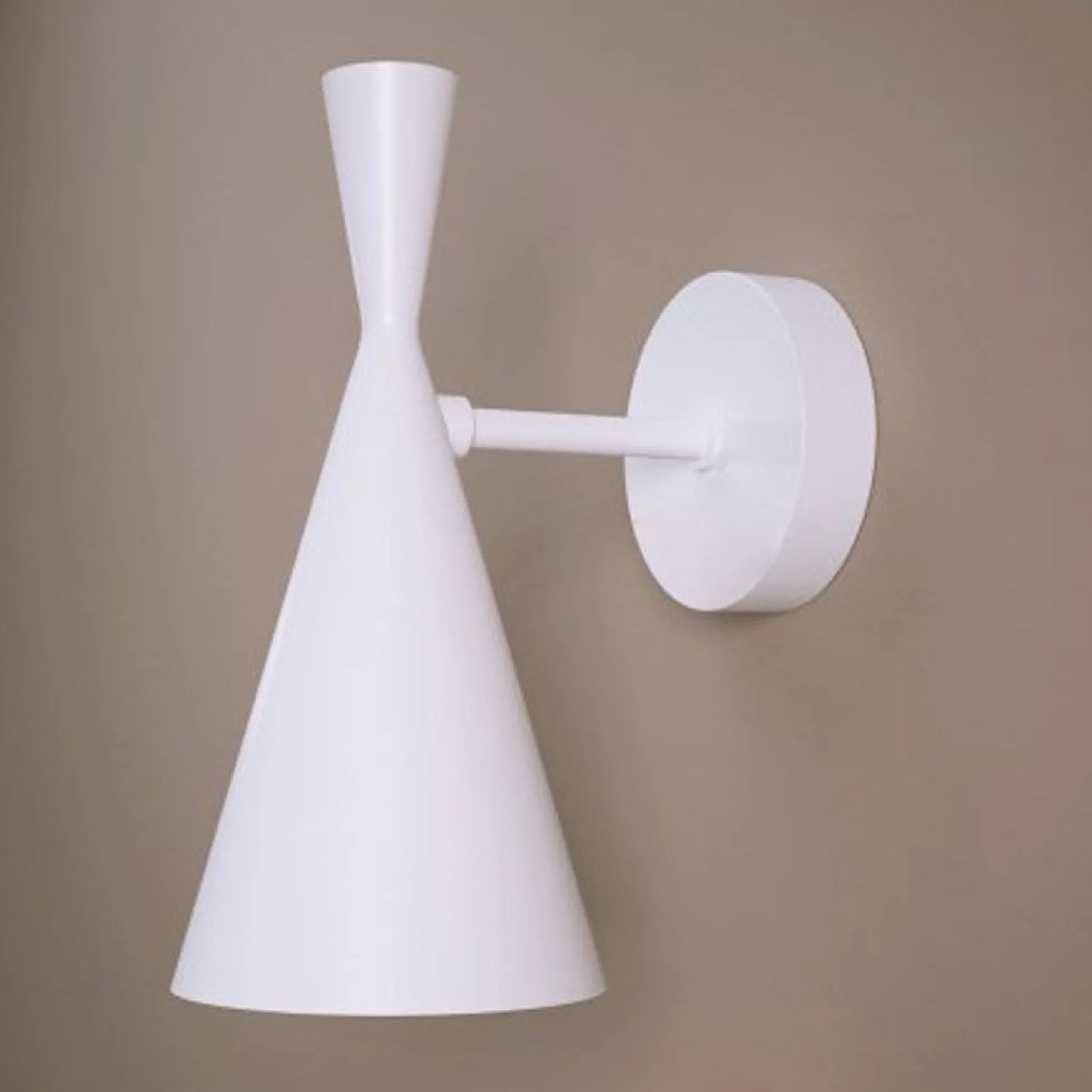 Aplique de pared interior orientable estilo nórdico