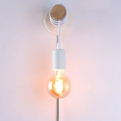 Aplique de pared madera con interruptor y enchufe