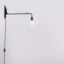 Aplique de pared orientable con cable y enchufe