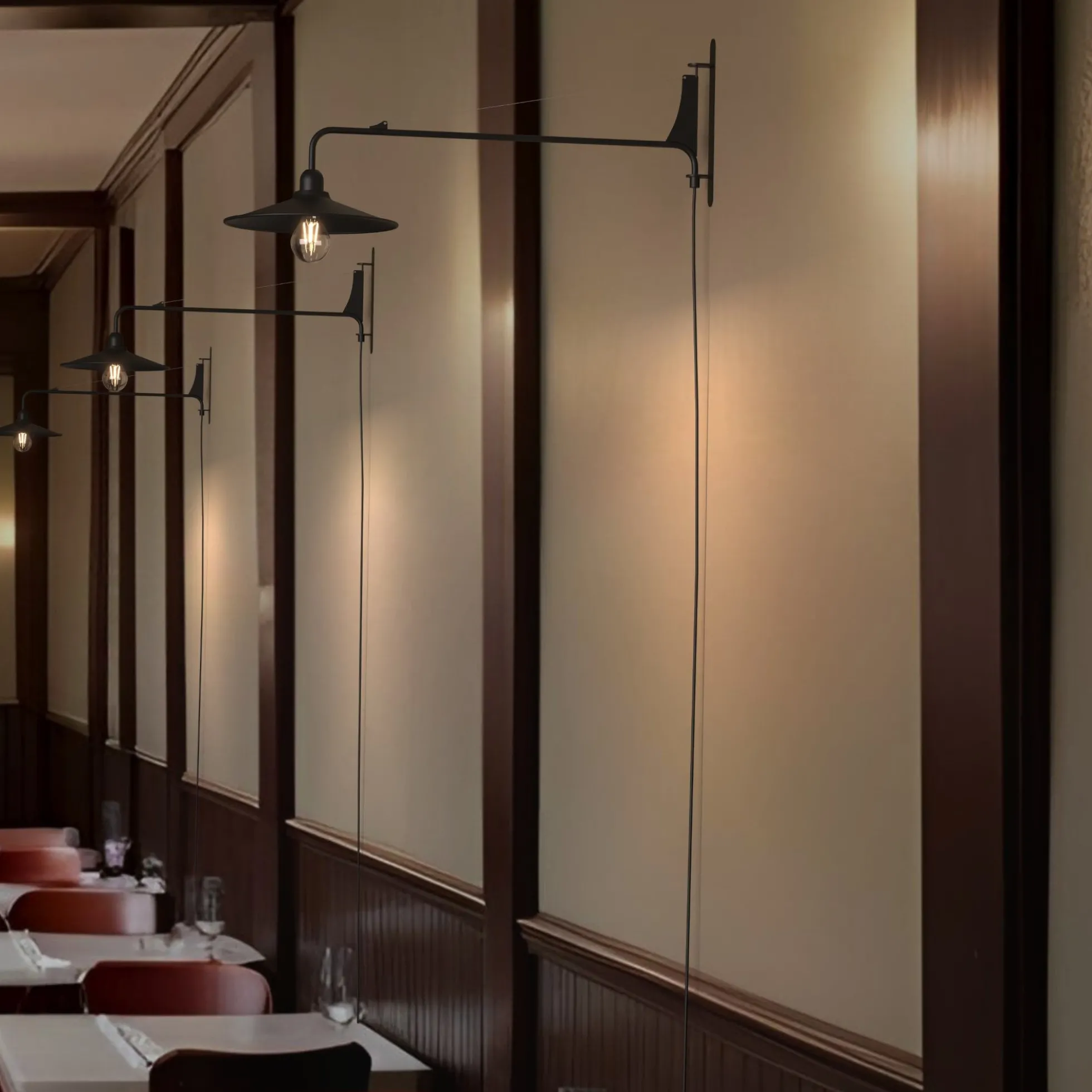 Aplique de pared orientable "PETTI" con cable y enchufe - E27
