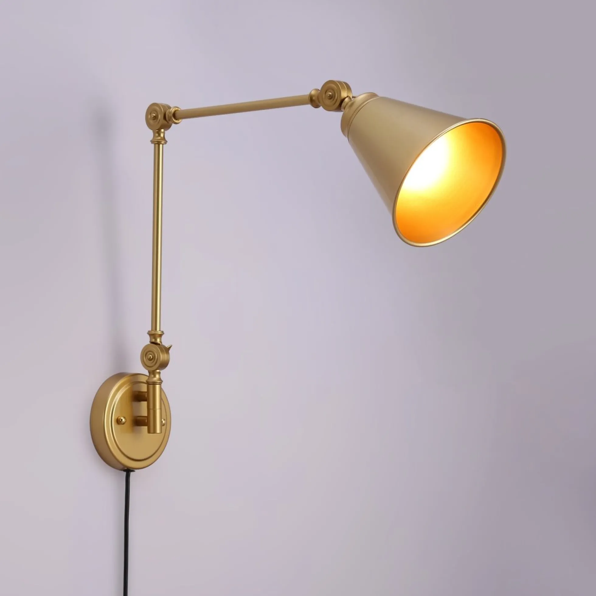 Aplique de pared vintage orientable con cable y enchufe "Tika"