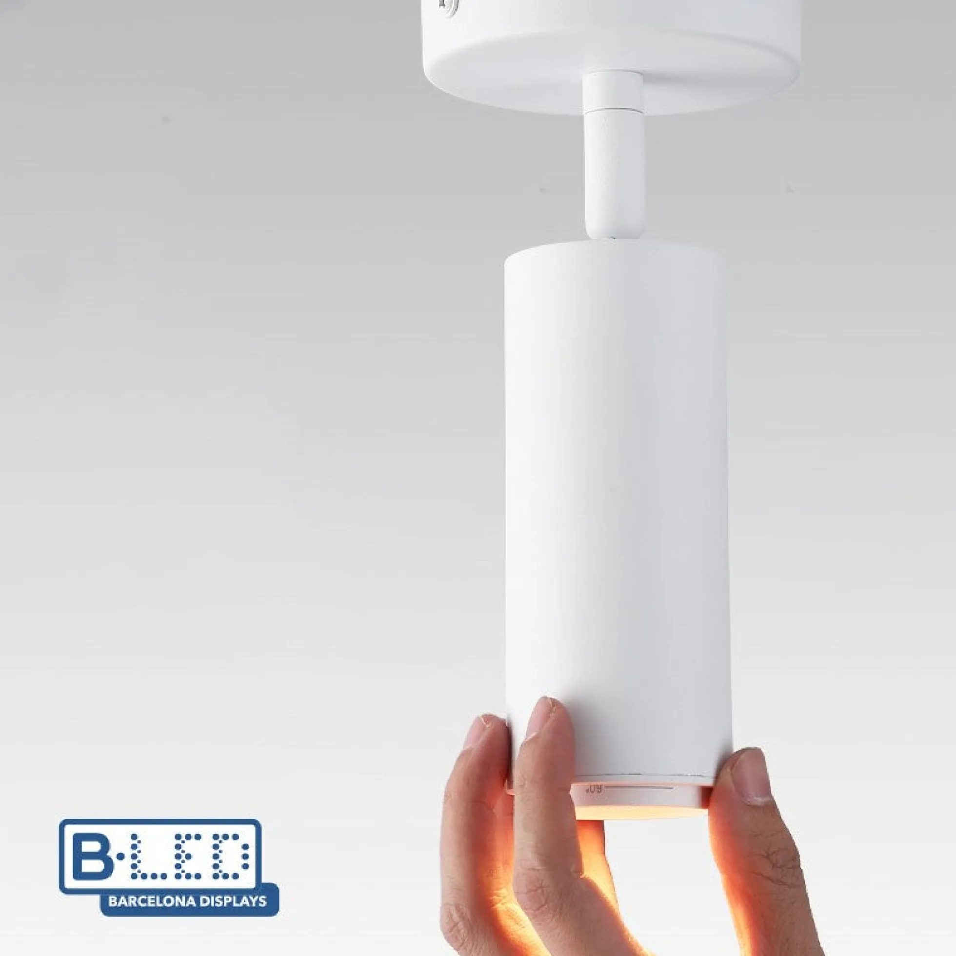 Aplique de techo LED orientable 8W - Ángulo ajustable - 2800K