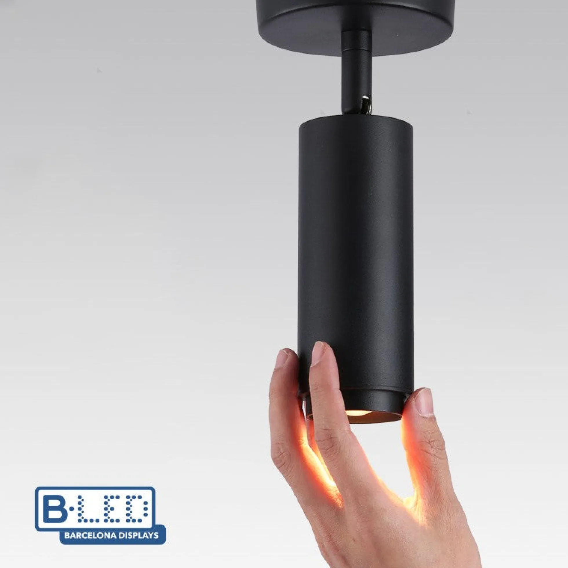 Aplique de techo LED orientable 8W - Ángulo ajustable - 2800K