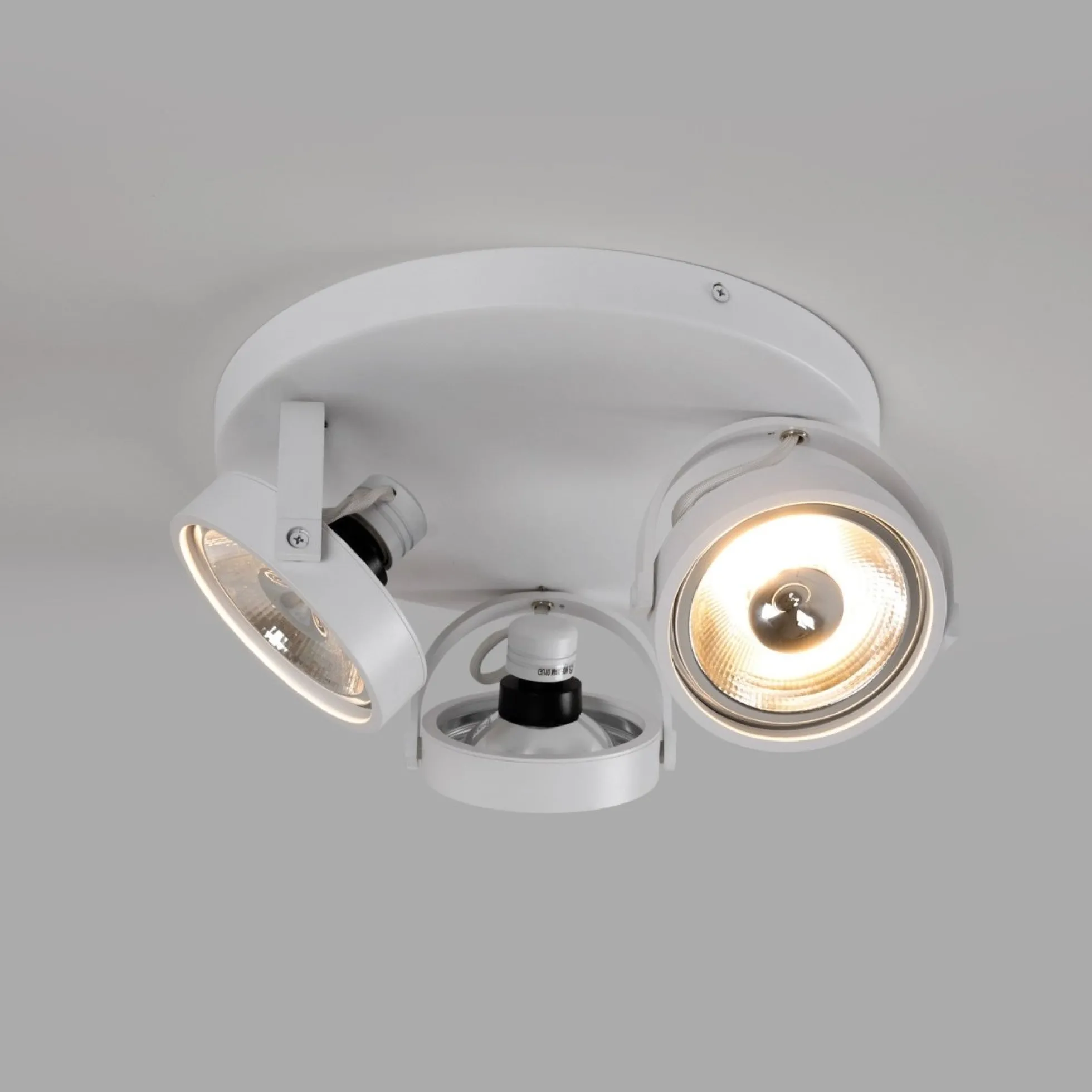 Aplique de techo triple orientable "IRIS 3" + 3 bombillas AR111