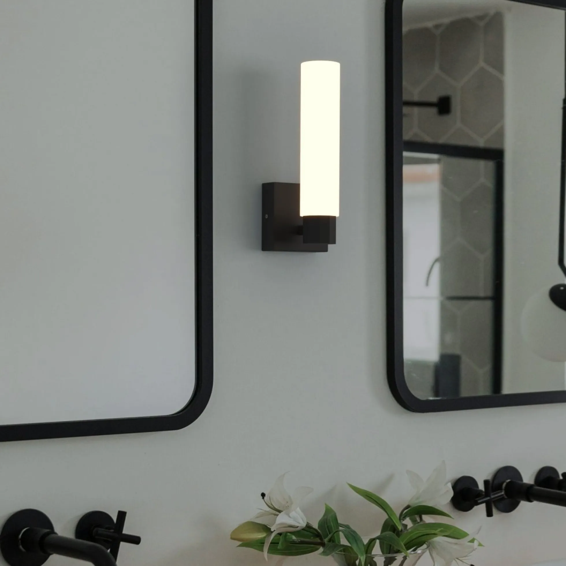 Aplique LED tubular para baño - 4W - 320lm - IP44