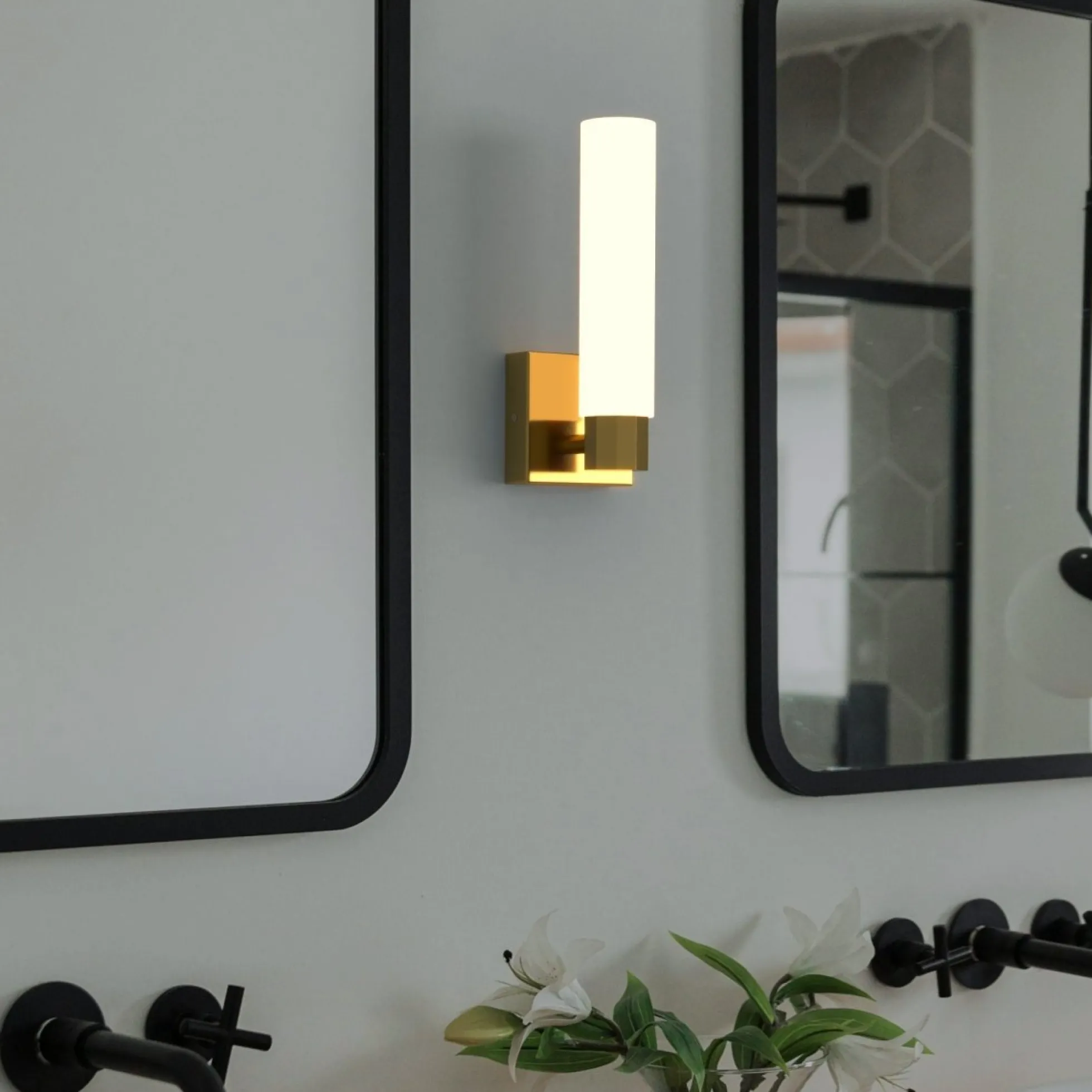 Aplique LED tubular para baño - 4W - 320lm - IP44