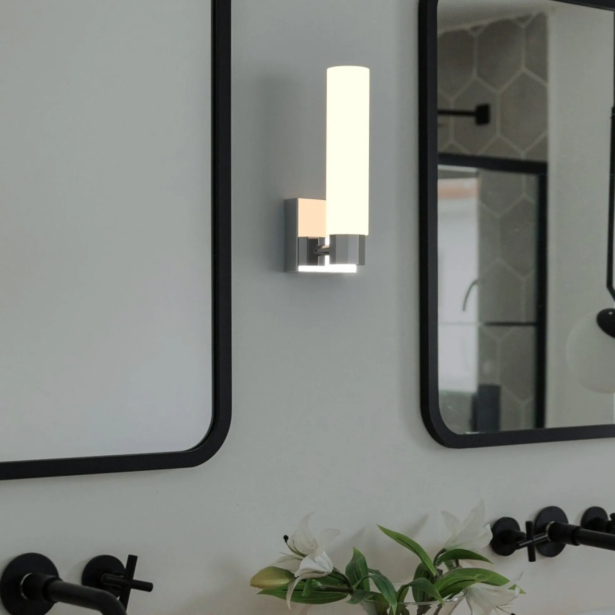 Aplique LED tubular para baño - 4W - 320lm - IP44