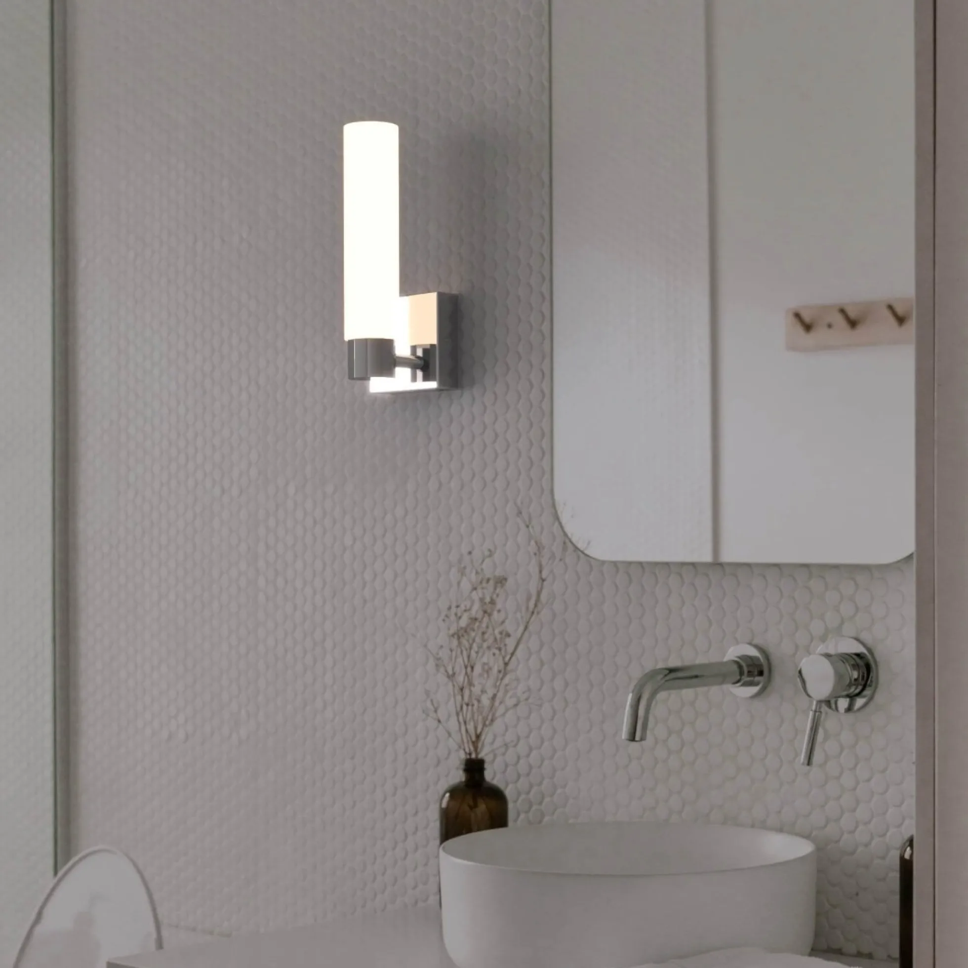 Aplique LED tubular para baño - 4W - 320lm - IP44