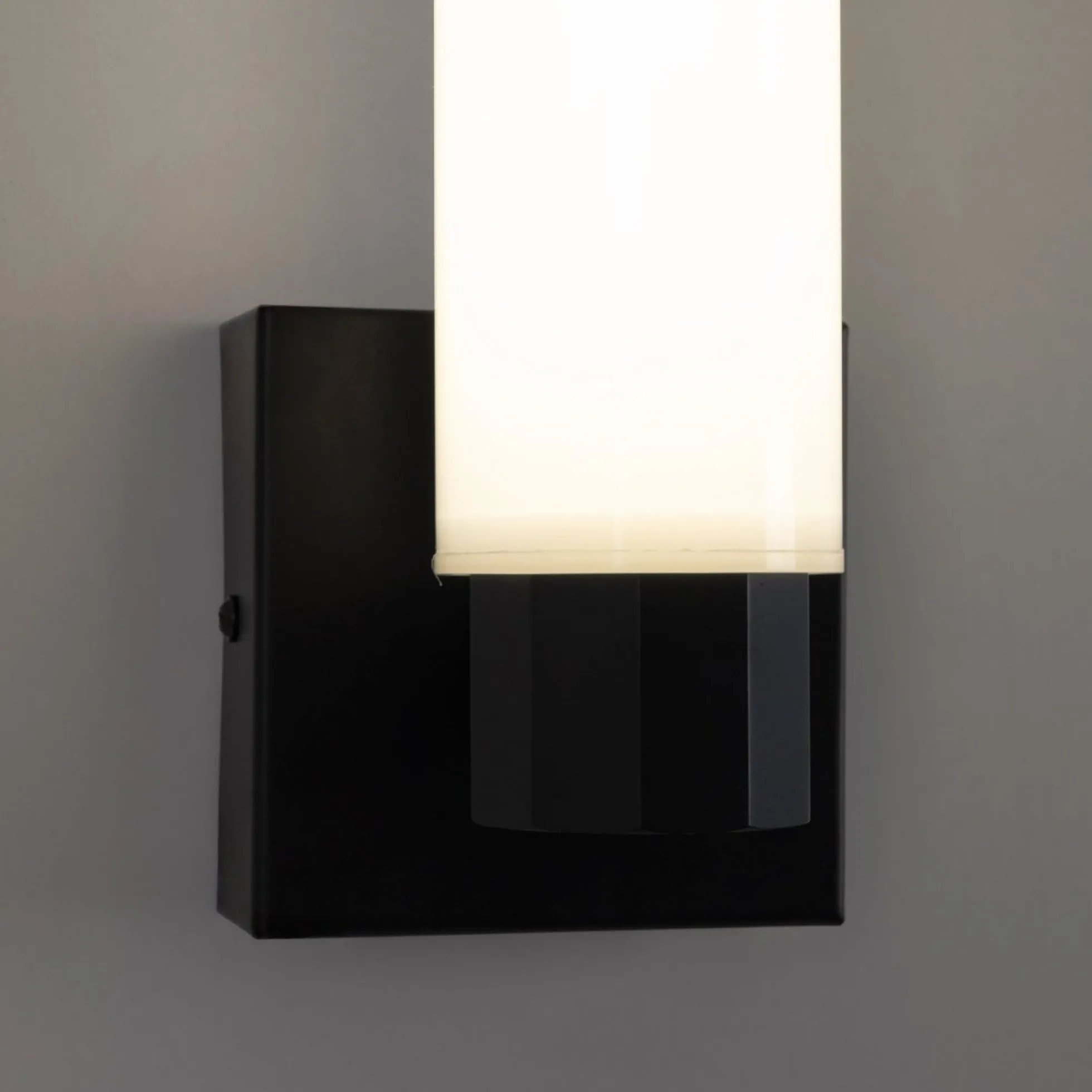 Aplique LED tubular para baño - 4W - 320lm - IP44