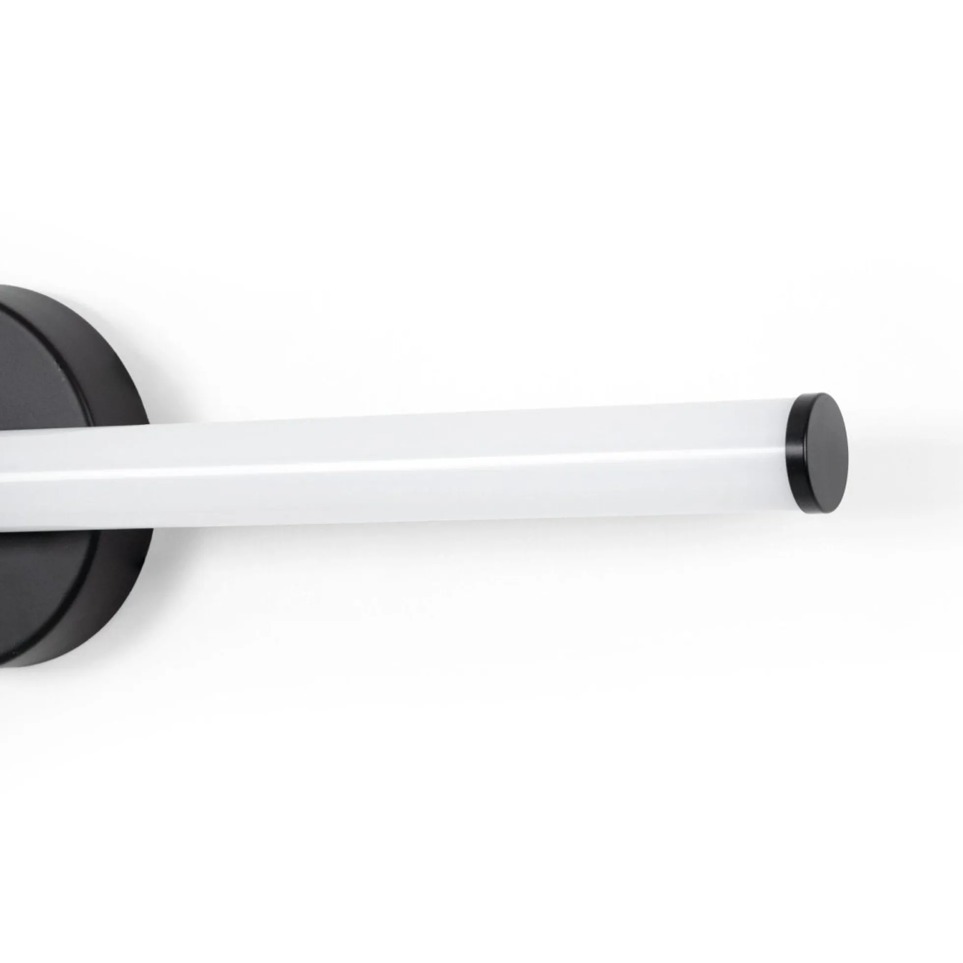 Aplique LED tubular para baño - 8W - 720lm - IP44 - 60cm