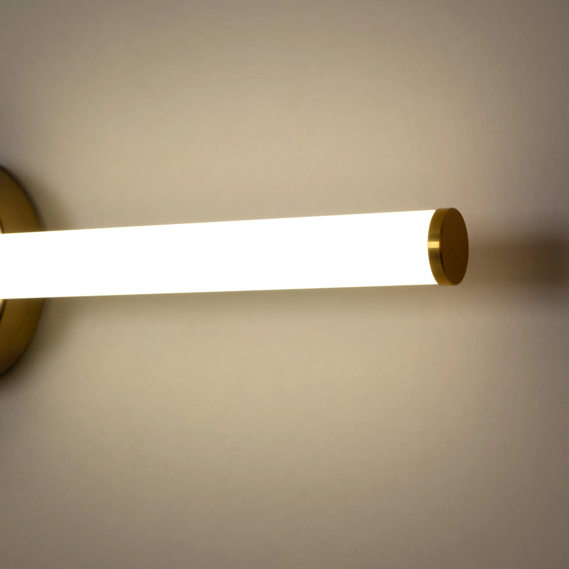 Aplique LED tubular para baño - 8W - 720lm - IP44 - 60cm