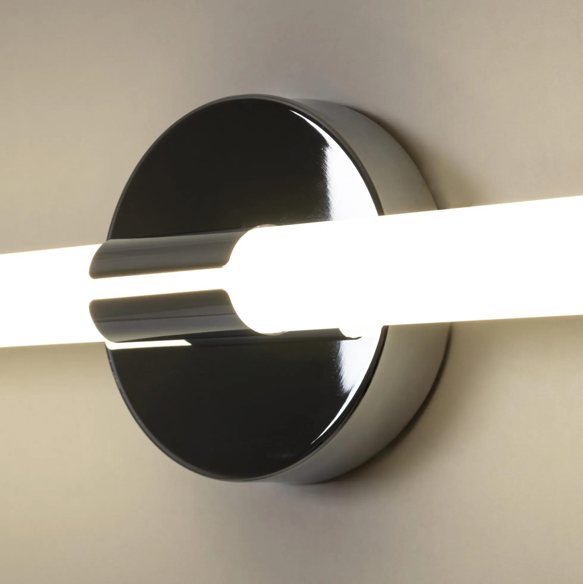 Aplique LED tubular para baño - 8W - 720lm - IP44 - 60cm