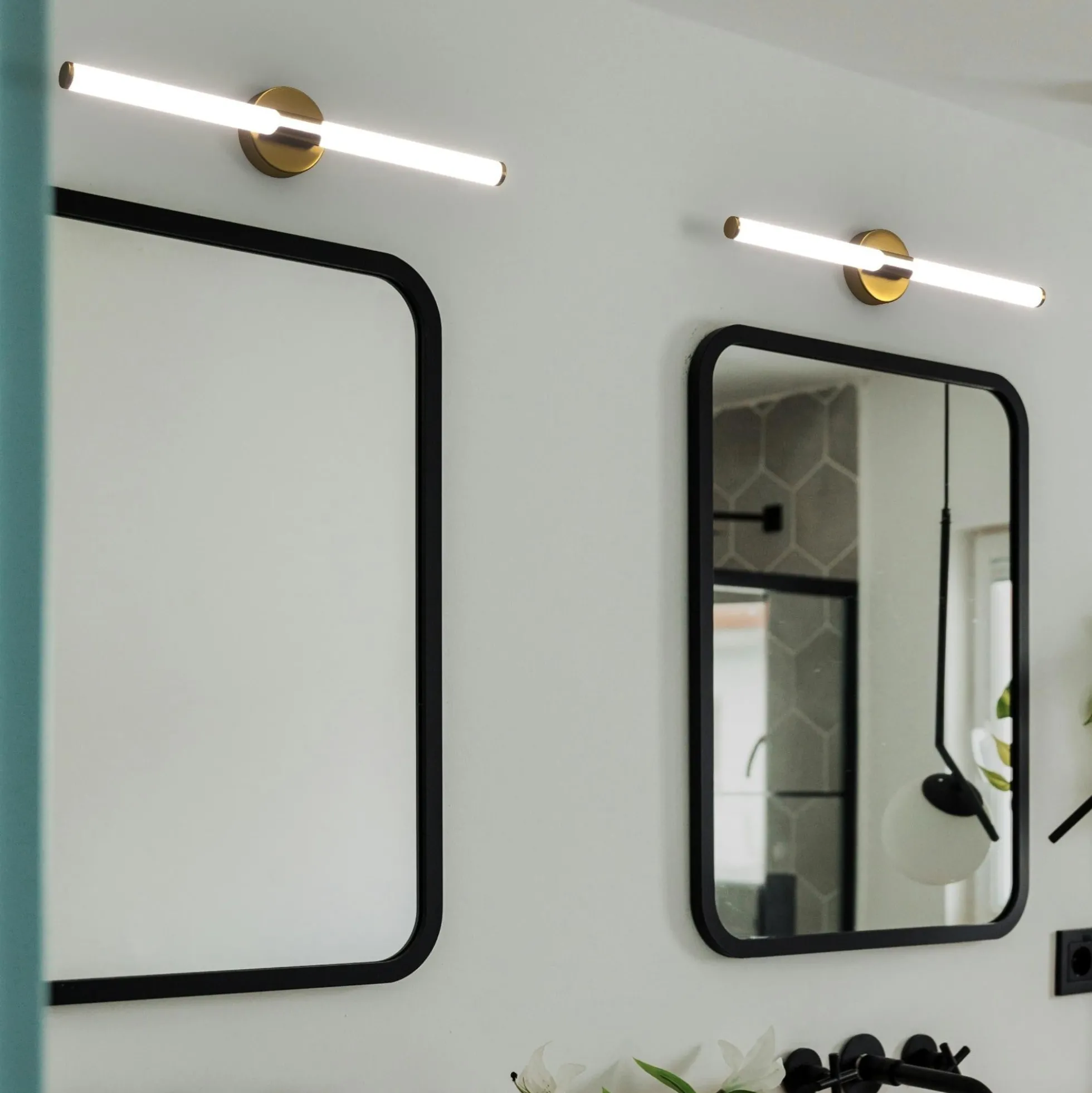 Aplique LED tubular para baño - 8W - 720lm - IP44 - 60cm