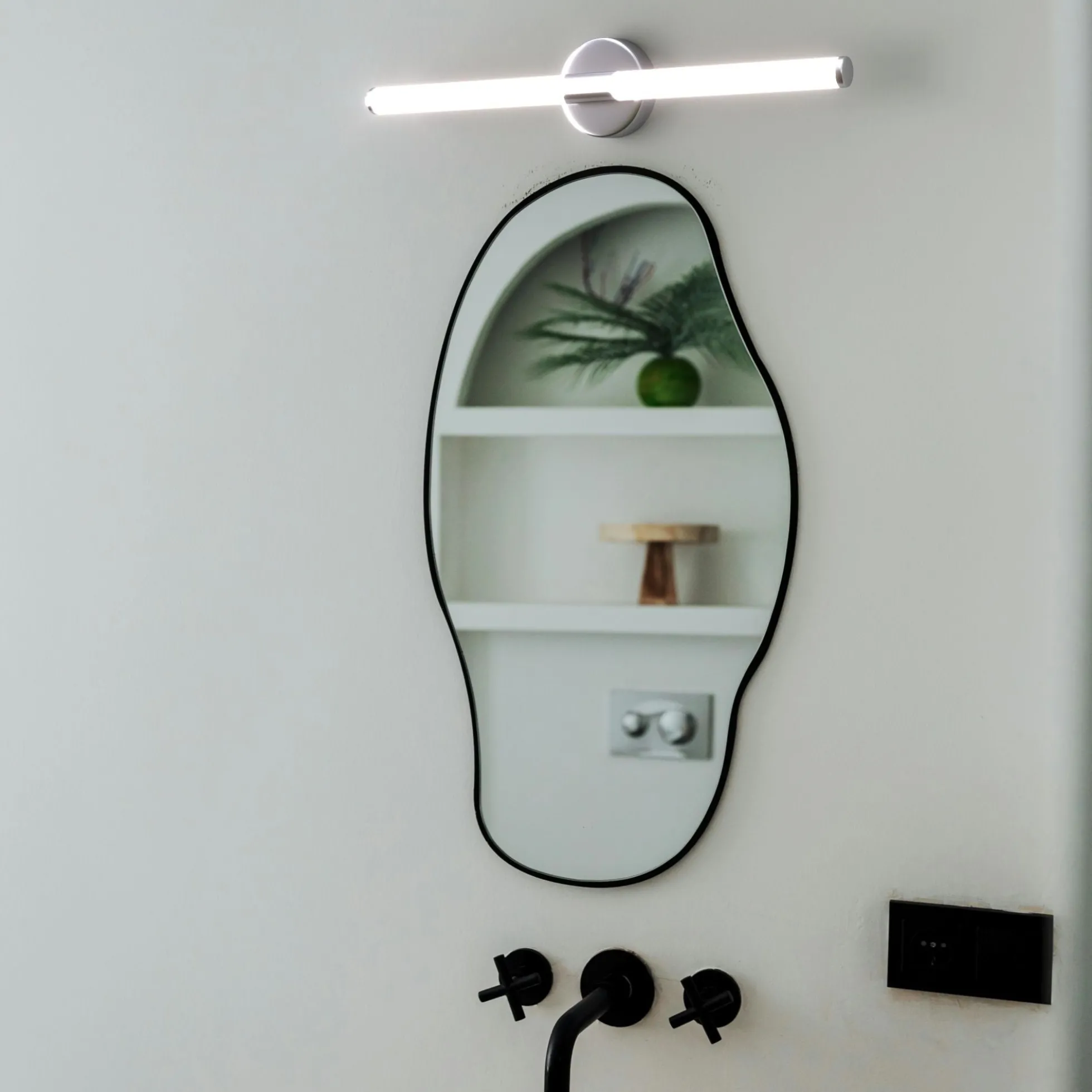 Aplique LED tubular para baño - 8W - 720lm - IP44 - 60cm