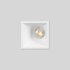 Aro downlight cuadrado asimétrico - Bajo UGR - Corte 85 x 85mm