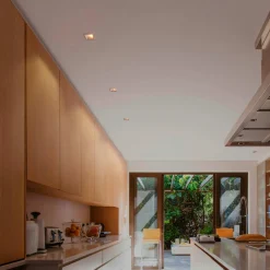 Aro downlight cuadrado asimétrico - Bajo UGR - Corte 85 x 85mm
