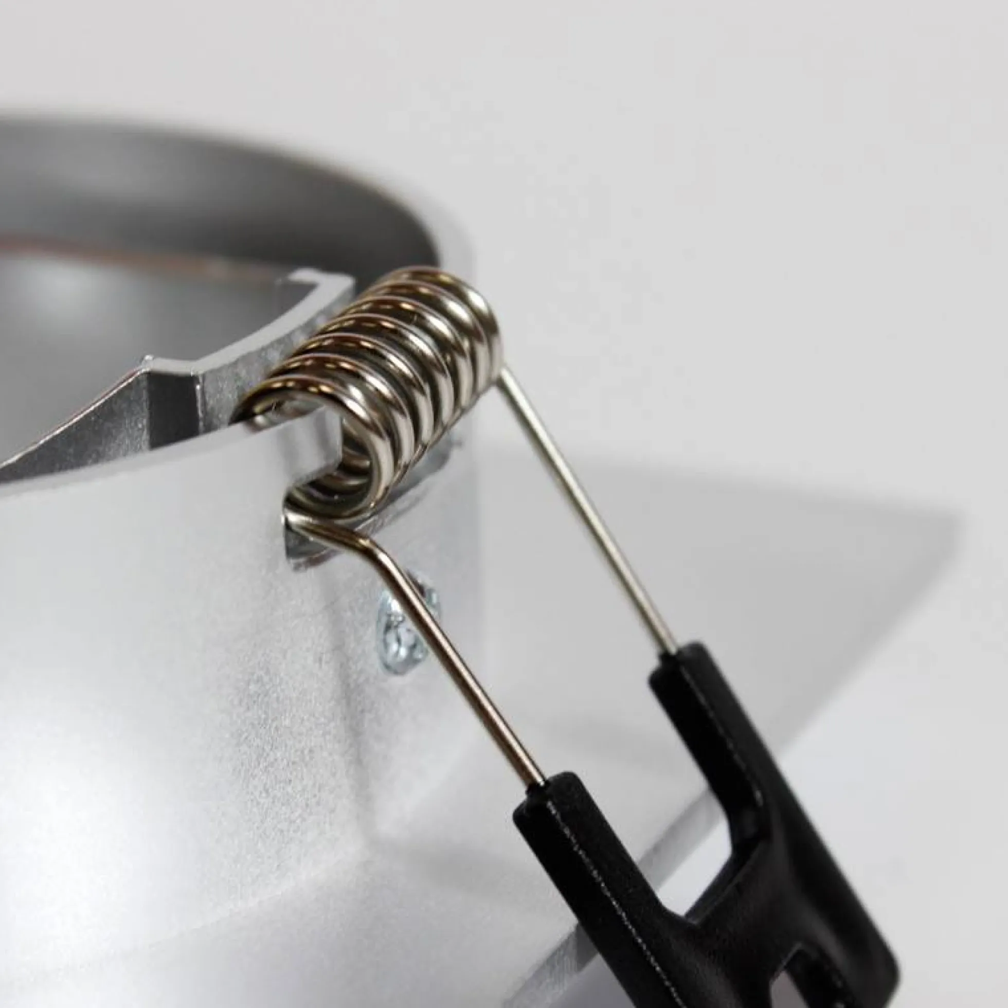 Aro downlight cuadrado basculante para bombilla GU10/MR16 - Corte Ø75mm