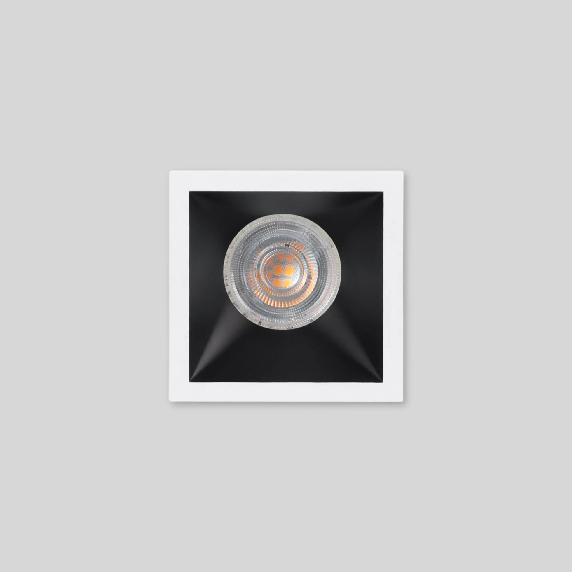 Aro downlight empotrable cuadrado - Bajo UGR - Corte 75 x 75mm