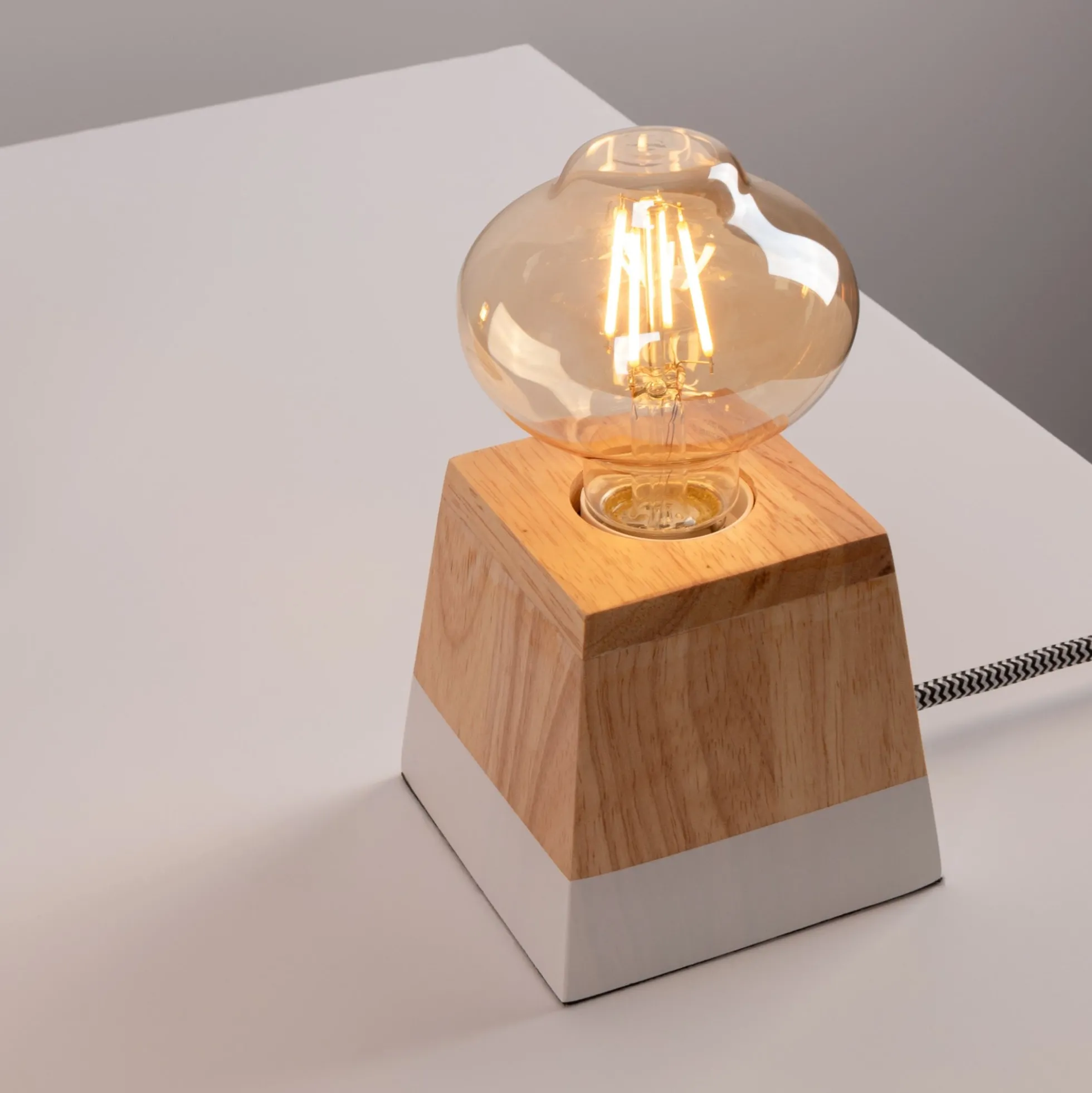 Bombilla LED filamento E27 G85 - 4W - Vintage Gold - 2200K