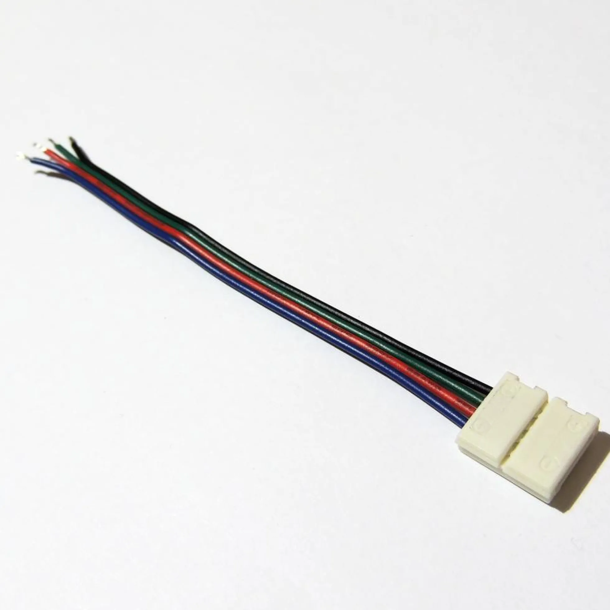 Conector de Tira LED 12V RGB 1 cm a cable