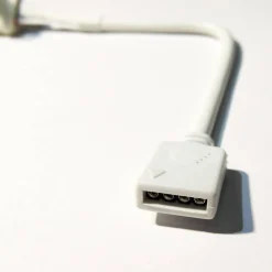 Conector de Tira RGB 12V a controlador de 4 pins