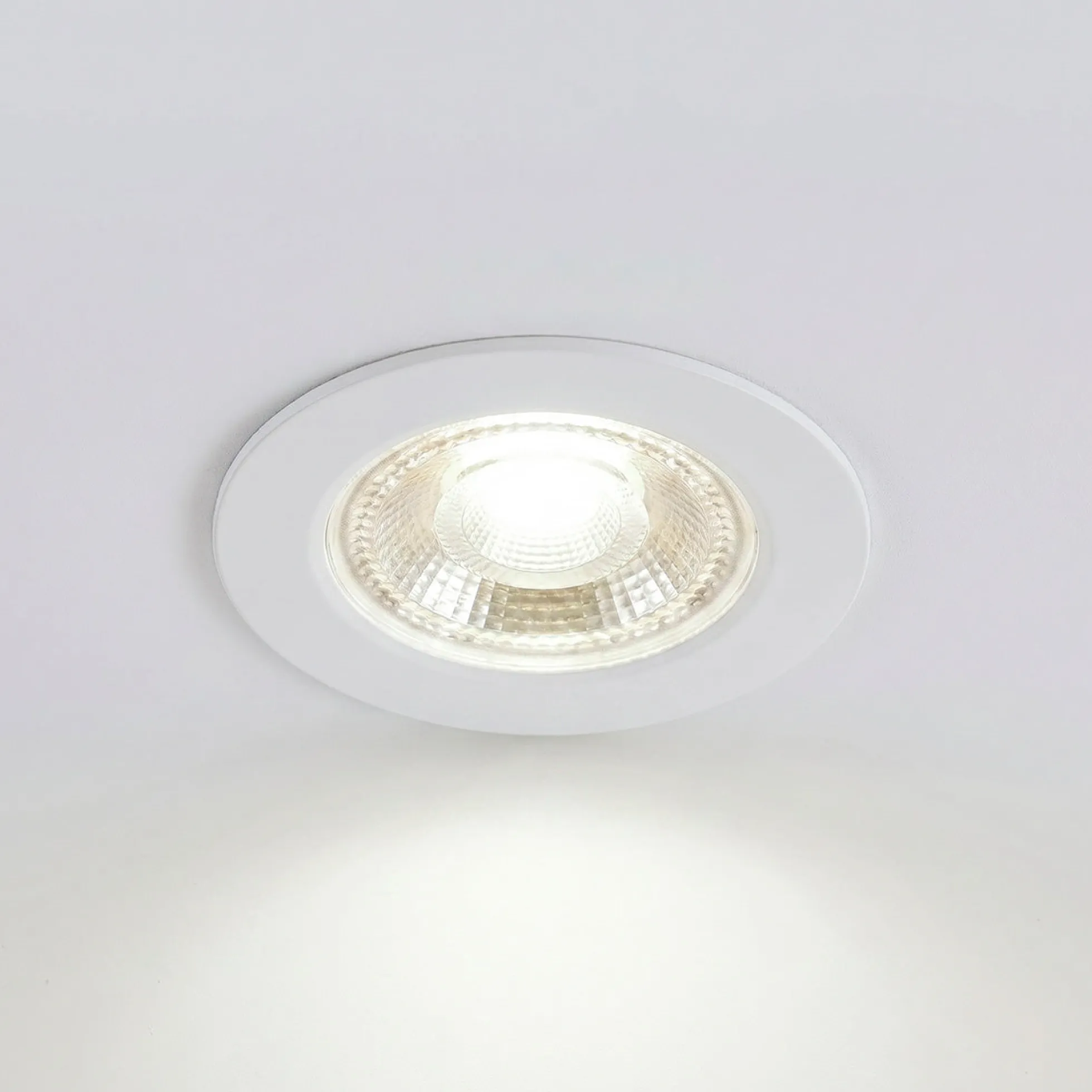 Downlight LED "Avalor" empotrable - TRIAC dimmable - 5.5W - CCT - Corte Ø 70mm - IP65