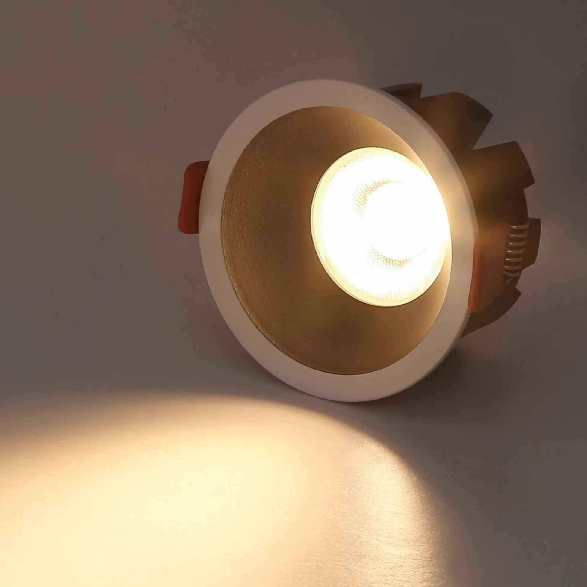 Downlight LED - 8W - CCT - Chip OSRAM - Corte Ø 75mm